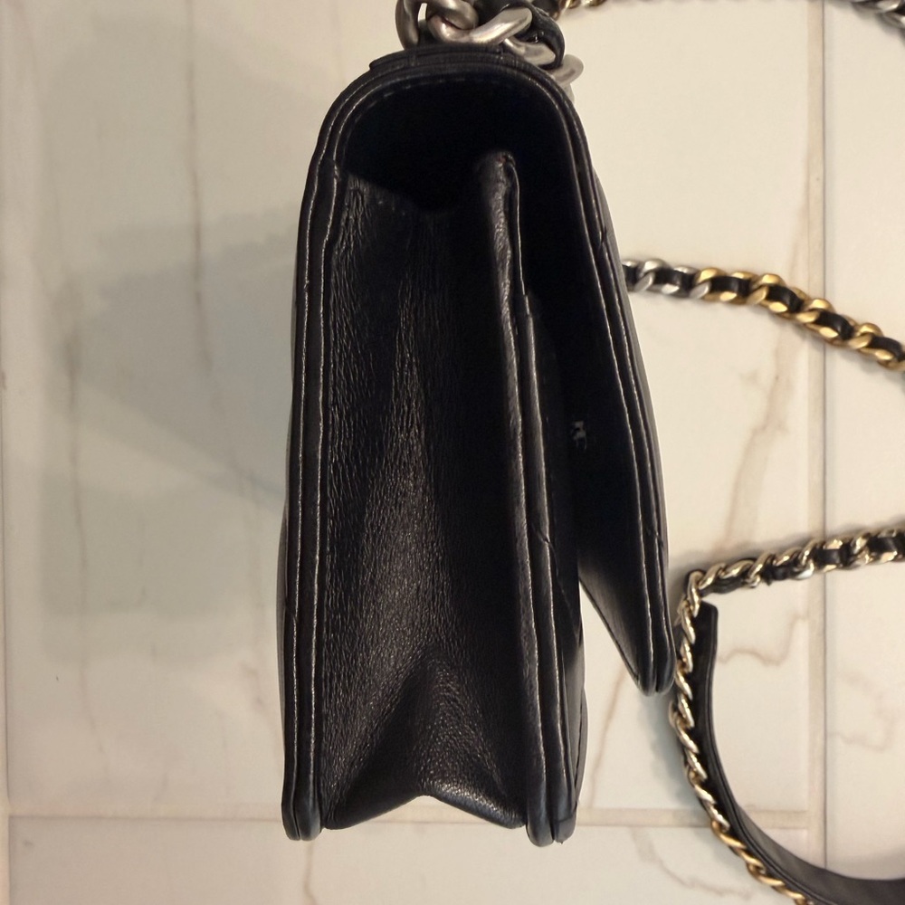 CHANEL
Lambskin Quilted Chanel 19 Wallet On Chain WOC Black - Picture 6 of 16
